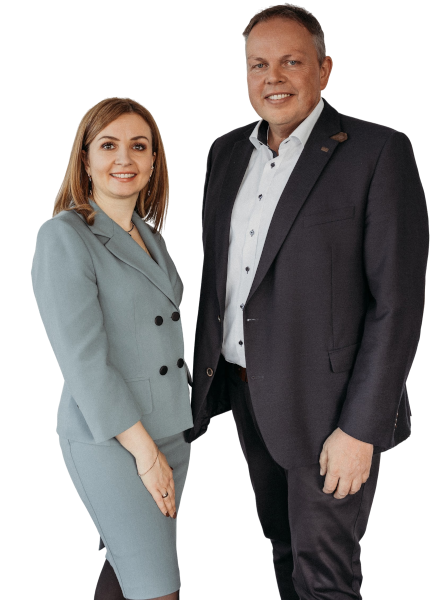 CEO Yuliya Erlebach und CEO Jörg Gerdes Contax Steuerberatung nebeneinander